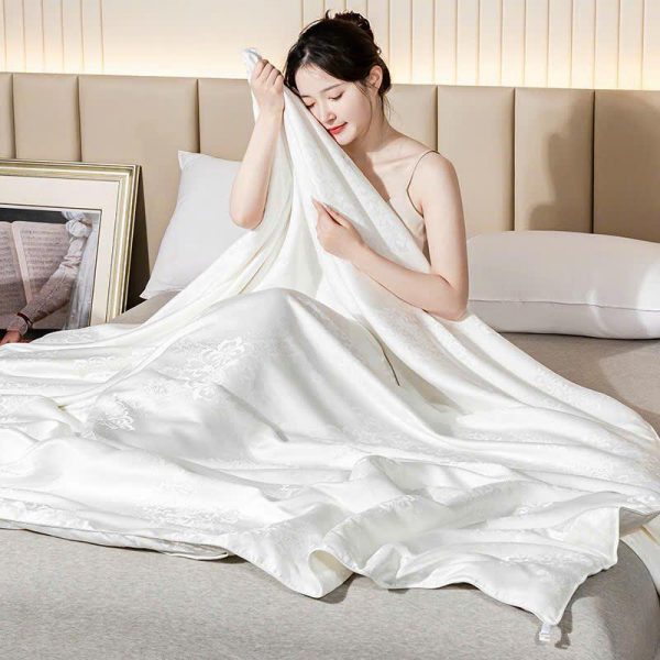 CHĂN LỤA TƠ TẰM 